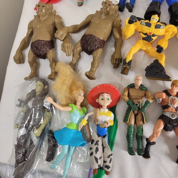 Lot of 34 Misc Action Figures Superhero monsters joker spiderman - Picture 11 of 14